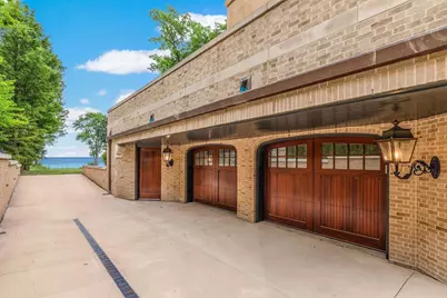 3266 N Lake Dr, Milwaukee, WI 53211 - Photo 45