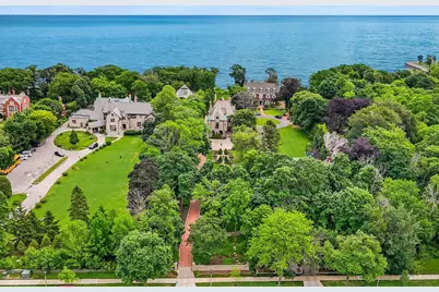 3266 N Lake Dr, Milwaukee, WI 53211 - Photo 37