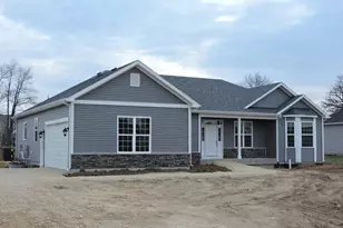 402 Manchester Dr, Williams Bay, WI 53191 - Photo 1