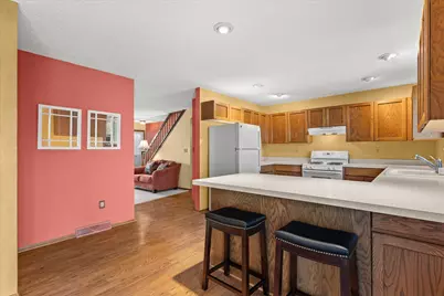 15634 W Brook Dr, New Berlin, WI 53151 - Photo 13