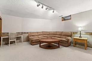 15634 W Brook Dr, New Berlin, WI 53151 - Photo 27