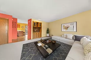 15634 W Brook Dr, New Berlin, WI 53151 - Photo 7