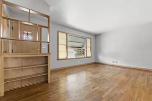 6215 W Keefe Ave Pkwy, Milwaukee, WI 53216 - Photo 3