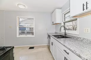 6402 W Bennett Ave, Milwaukee, WI 53219 - Photo 7