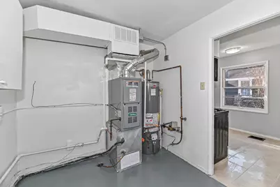 6402 W Bennett Ave, Milwaukee, WI 53219 - Photo 15