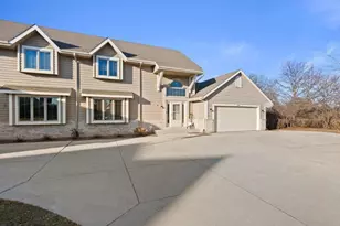 3209 S Ridge Crest Ct, New Berlin, WI 53151 - Photo 55