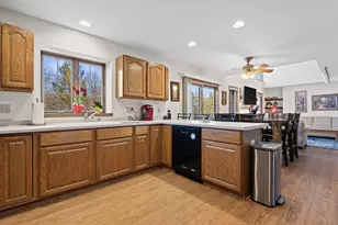 3209 S Ridge Crest Ct, New Berlin, WI 53151 - Photo 9