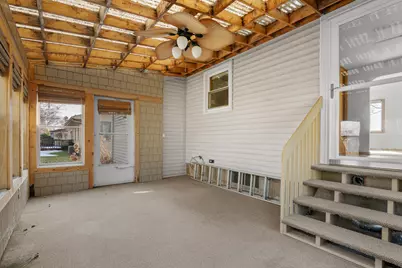 316 E Park View Ln, Manitowoc, WI 54220 - Photo 11