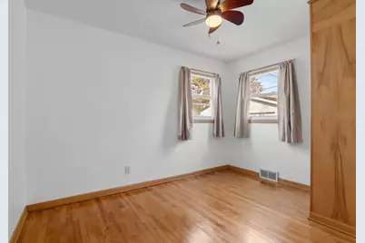 316 E Park View Ln, Manitowoc, WI 54220 - Photo 15