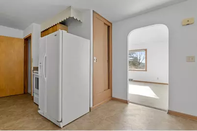 316 E Park View Ln, Manitowoc, WI 54220 - Photo 7