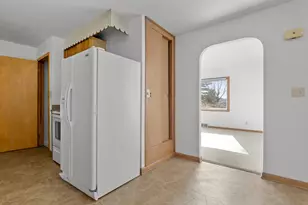 316 E Park View Ln, Manitowoc, WI 54220 - Photo 7