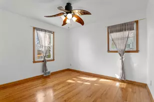 316 E Park View Ln, Manitowoc, WI 54220 - Photo 13