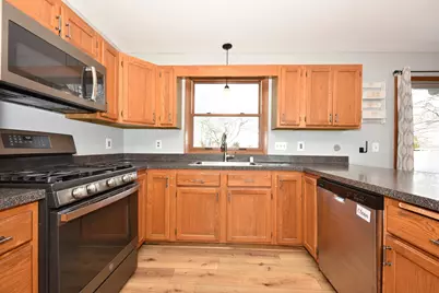 1336  Sumac Ct, Port Washington, WI 53074 - Photo 9