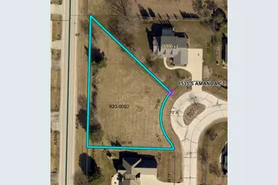 8535 S Amanda Ct, Oak Creek, WI 53154 - Photo 3