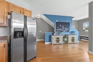 2009 N Cambridge Ave, Milwaukee, WI 53202 - Photo 11