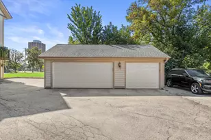 2009 N Cambridge Ave, Milwaukee, WI 53202 - Photo 23