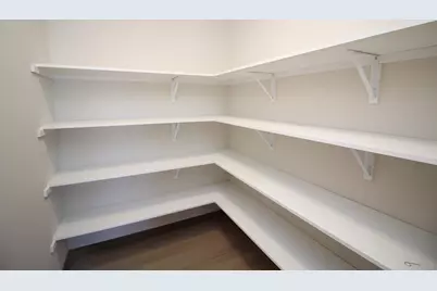 1241  Valley Hill Ln, Racine, WI 53182 - Photo 9