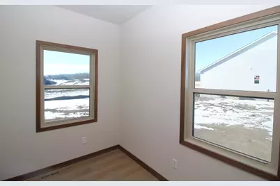 1241  Valley Hill Ln, Racine, WI 53182 - Photo 7