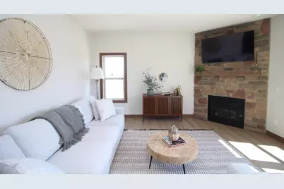 1241  Valley Hill Ln, Racine, WI 53182 - Photo 9