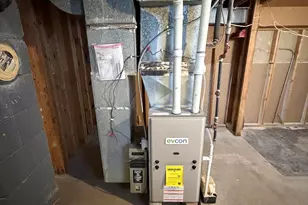 4334 W Eggert Pl., Milwaukee, WI 53218 - Photo 13