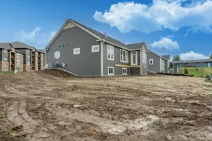 W198N4901 Hickory St, Menomonee Falls, WI 53051 - Photo 5