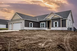 W198N4901 Hickory St, Menomonee Falls, WI 53051 - Photo 3
