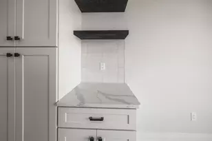 W198N4901 Hickory St, Menomonee Falls, WI 53051 - Photo 5