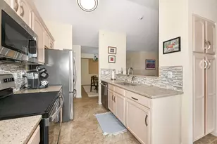 9128 W Elm Ct, Franklin, WI 53132 - Photo 11