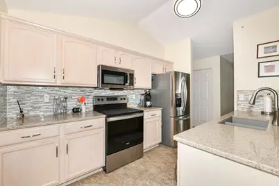 9128 W Elm Ct #F, Franklin, WI 53132 - Photo 9