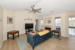 9128 W Elm Ct, Franklin, WI 53132 - Photo 5