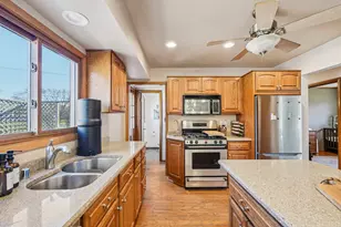 6004 Oriole Ln, Greendale, WI 53129 - Photo 11