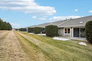 210 Hartford Square, Hartford, WI 53027 - Photo 27