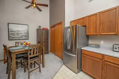 W240N2532 E Parkway Meadow Cir #5, Pewaukee, WI 53072 - Photo 15