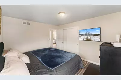 4637 N 101st St, Wauwatosa, WI 53225 - Photo 25