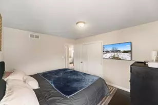 4637 N 101st St, Wauwatosa, WI 53225 - Photo 25