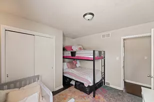 4637 N 101st St, Wauwatosa, WI 53225 - Photo 23