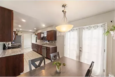 4637 N 101st St, Wauwatosa, WI 53225 - Photo 9