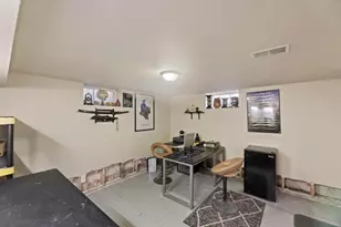 4637 N 101st St, Wauwatosa, WI 53225 - Photo 31