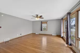 807 79th St, Kenosha, WI 53143 - Photo 5