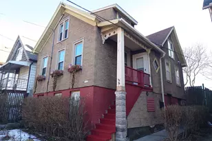 1227 E Kane Pl, Milwaukee, WI 53202 - Photo 1