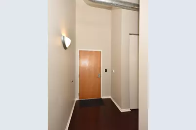 1924 N Hubbard St #215, Milwaukee, WI 53212 - Photo 9