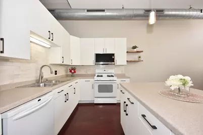 1924 N Hubbard St #215, Milwaukee, WI 53212 - Photo 9