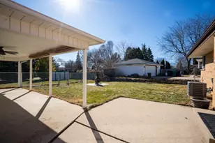 N86W18105 Summit Dr, Menomonee Falls, WI 53051 - Photo 25