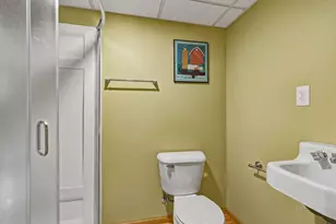 N86W18105 Summit Dr, Menomonee Falls, WI 53051 - Photo 23