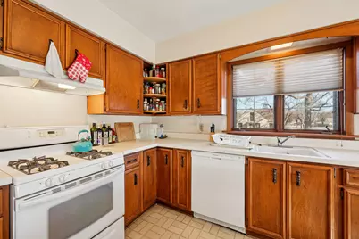 4703 W Jackson Park Dr, Milwaukee, WI 53219 - Photo 19