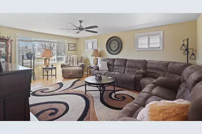 8409  27th Ave, Kenosha, WI 53143 - Photo 9