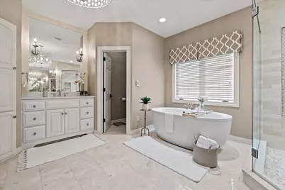 1810 E Bristlecone Dr, Hartland, WI 53029 - Photo 25