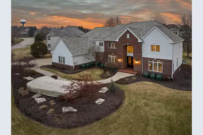 1810 E Bristlecone Dr, Hartland, WI 53029 - Photo 101