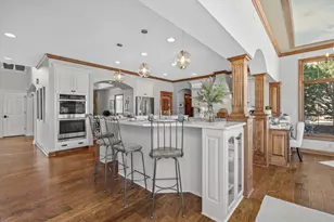 1810 E Bristlecone Dr, Hartland, WI 53029 - Photo 13