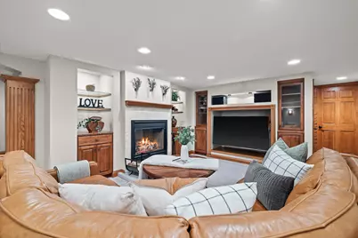 1810 E Bristlecone Dr, Hartland, WI 53029 - Photo 43